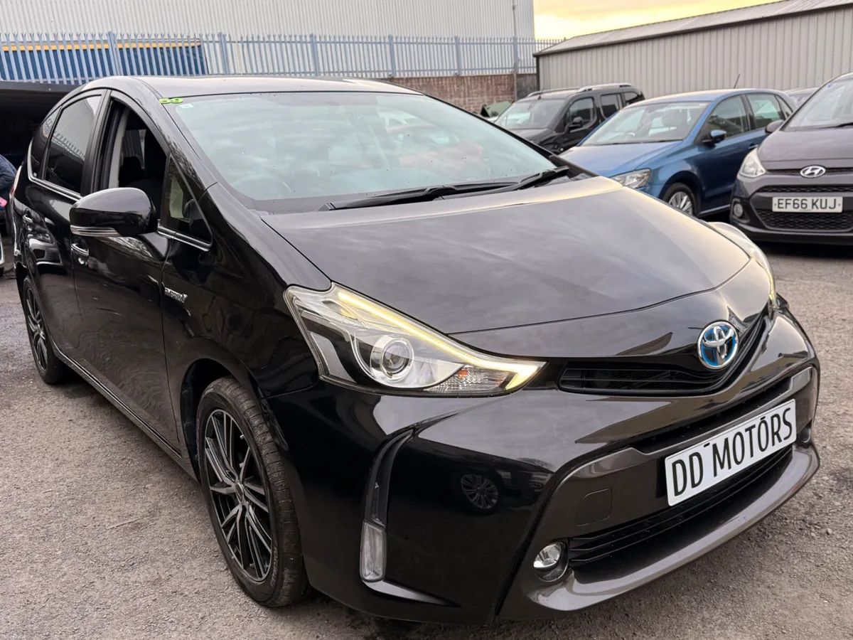 Toyota  Prius Alfa 2017  Automatic  7 seater - Image 3