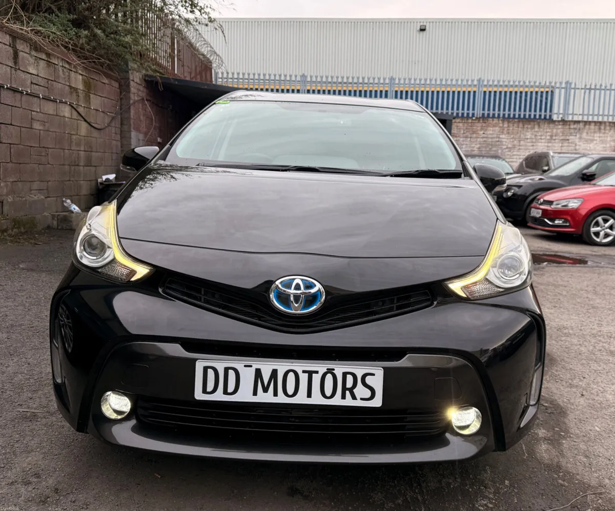 Toyota  Prius Alfa 2017  Automatic  7 seater - Image 2