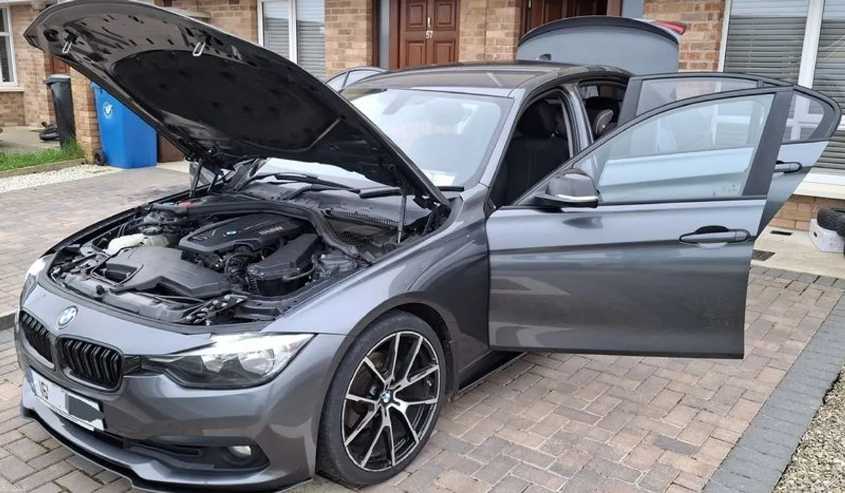 2016 BMW 3 Series - Image 4