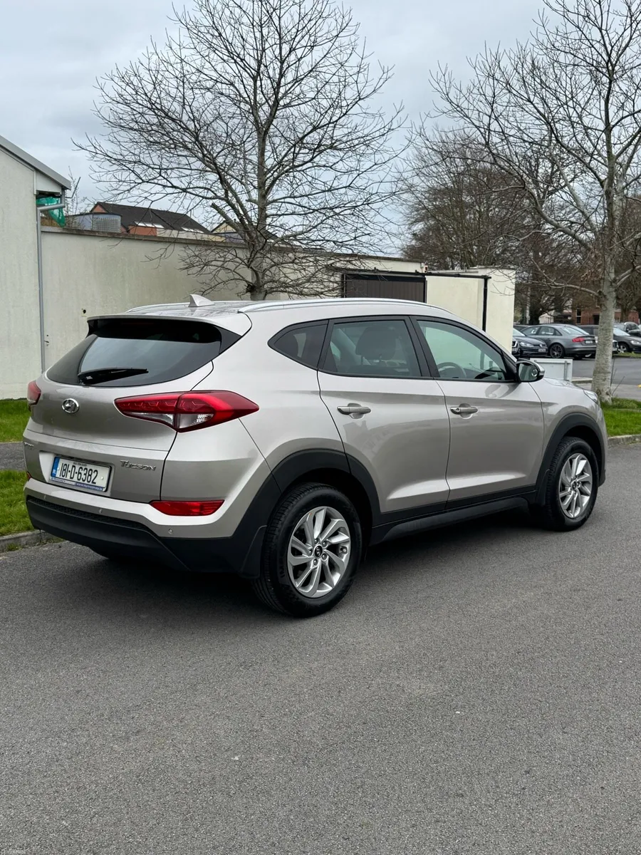 Hyundai Tucson Huge Spec Low KM - Image 4