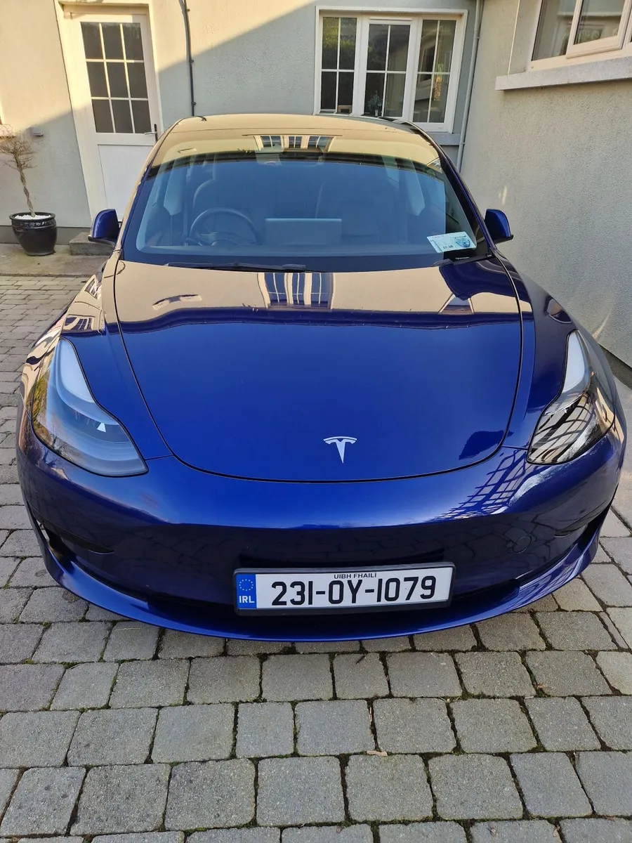 Tesla Model 3 2023 - Image 2