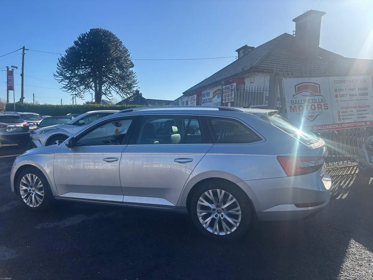 Skoda Superb 2022  STYLE  ESTATE   DIESEL - Image 2