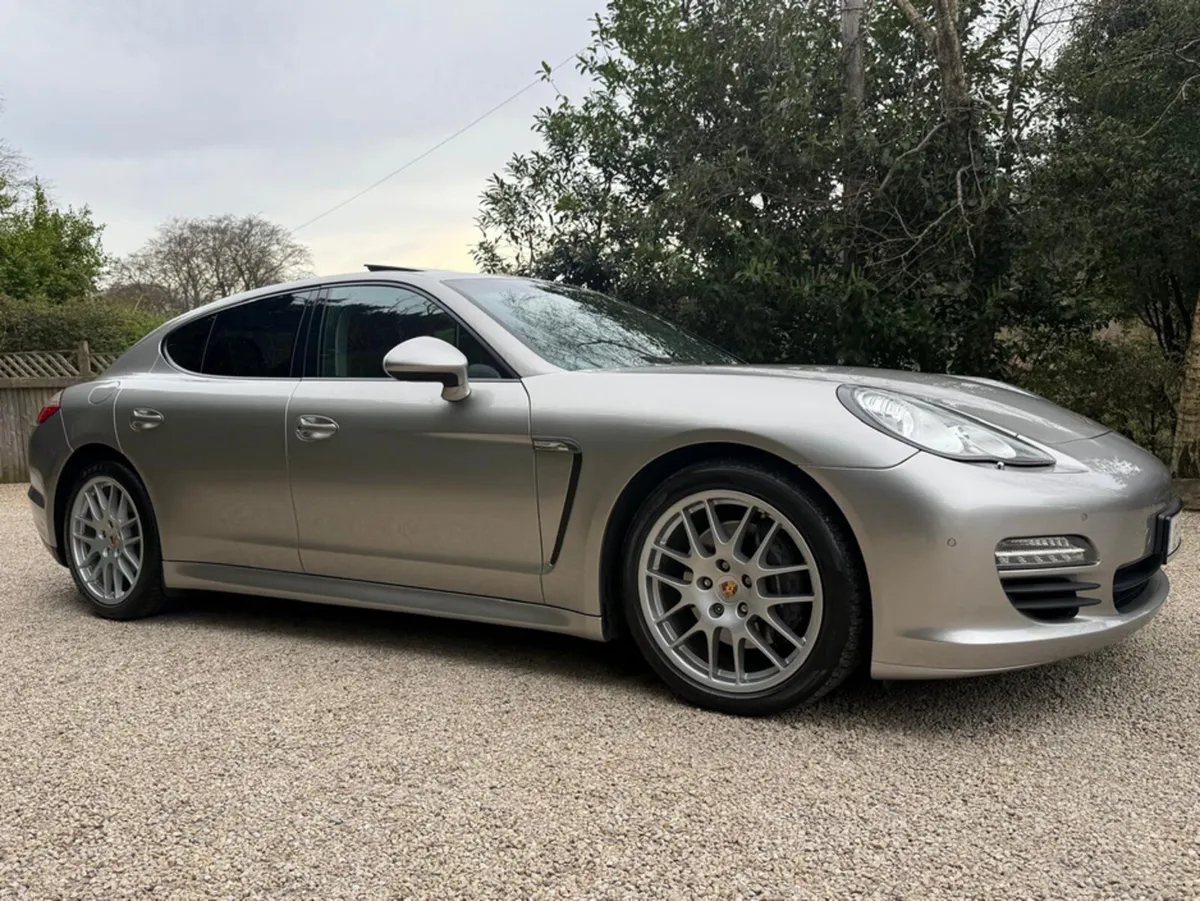 Porsche Panamera 3.0 D V6 TIptronic  S - Image 2
