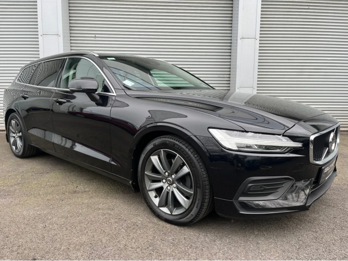 Volvo V60 2.0 DIESEL D3 MOMENTUM AUTO - Image 1