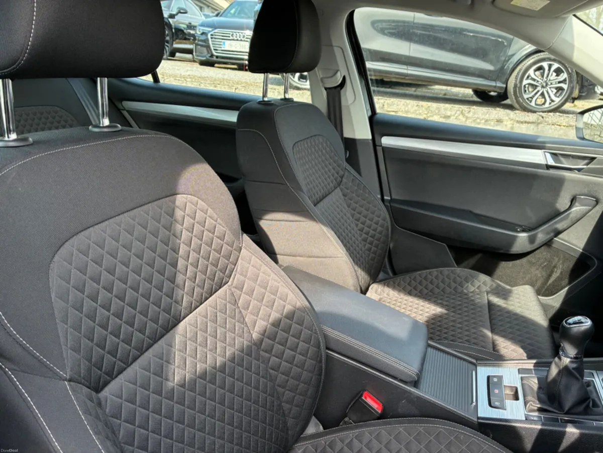 Skoda Superb AMBITION 2.0 TDI 150HP 5DR - Image 4