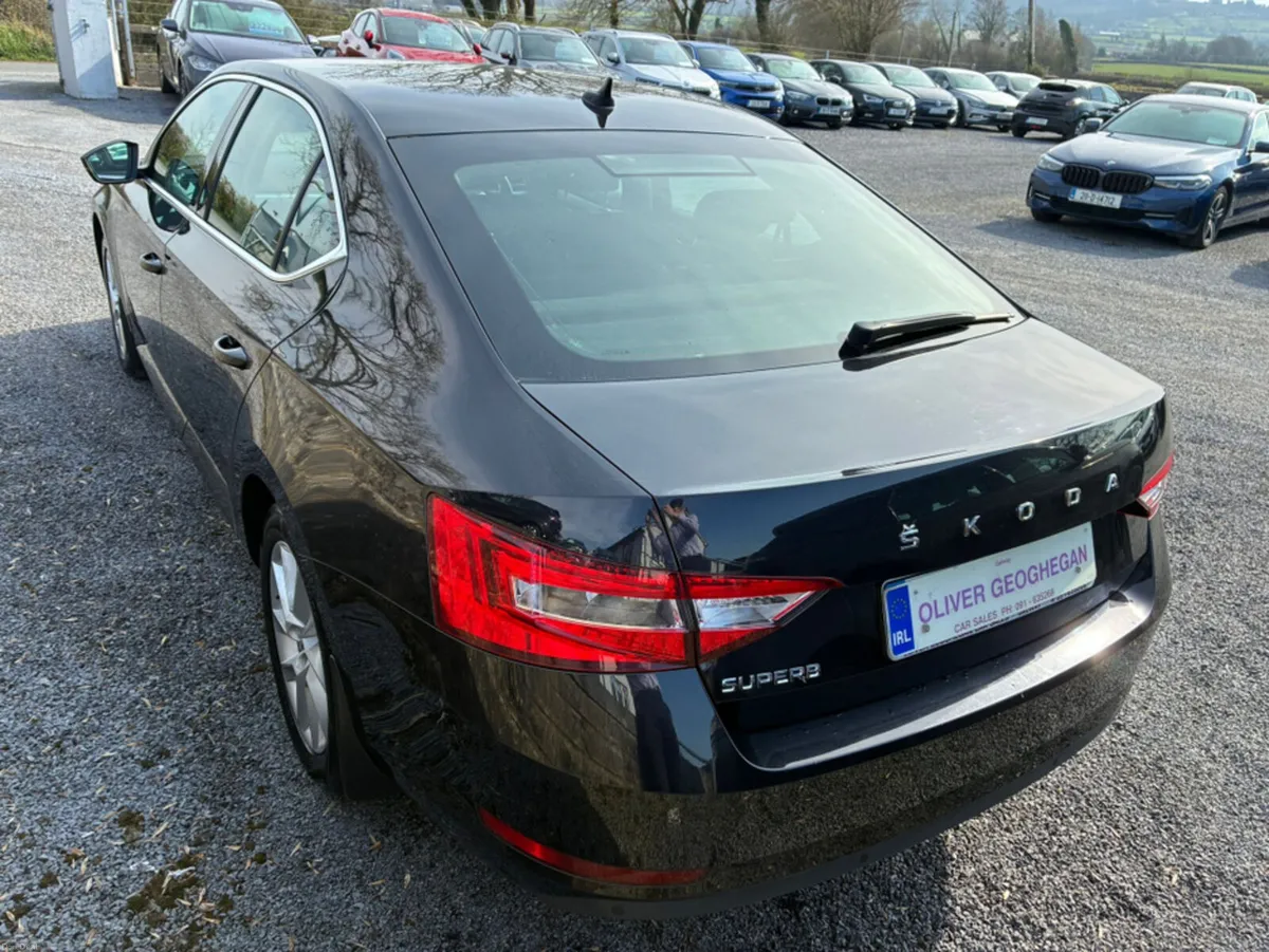 Skoda Superb AMBITION 2.0 TDI 150HP 5DR - Image 3