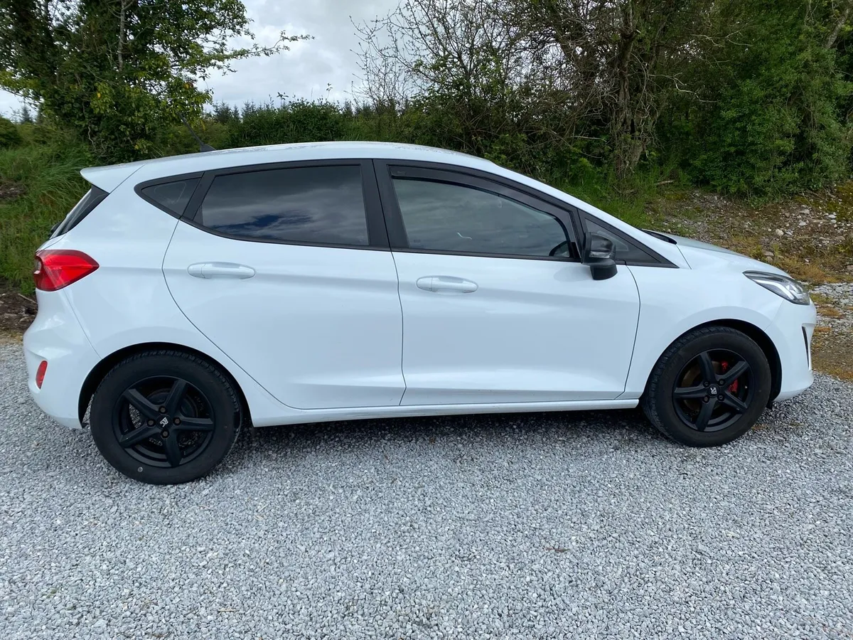 2018 Ford Fiesta - Image 2