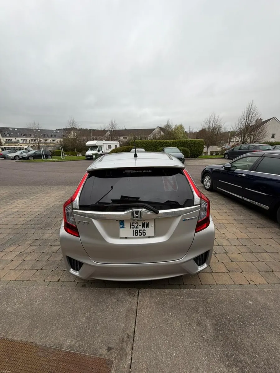 Honda Fit 2015 hybrid automatic - Image 4