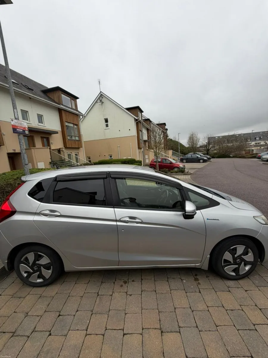 Honda Fit 2015 hybrid automatic - Image 2