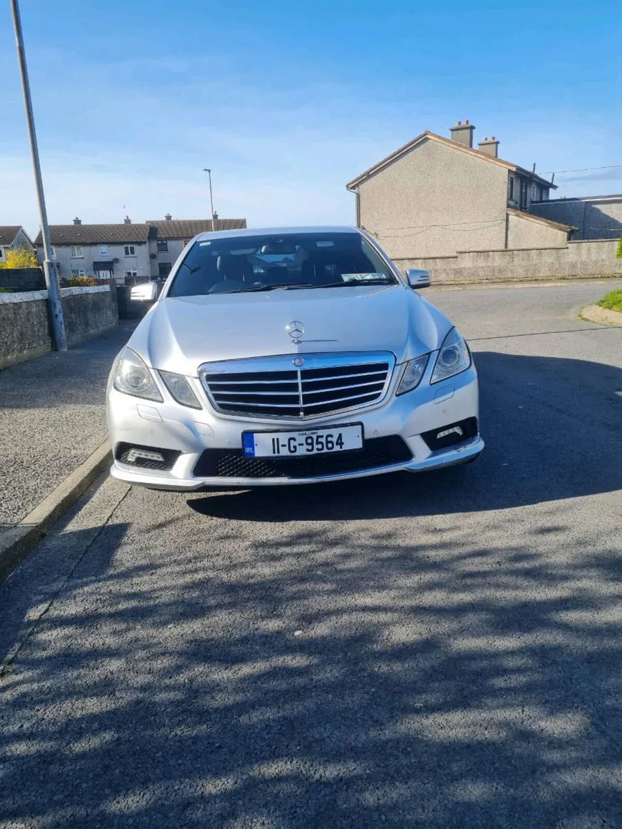 2011 Mercedes e200 cdi - Image 2