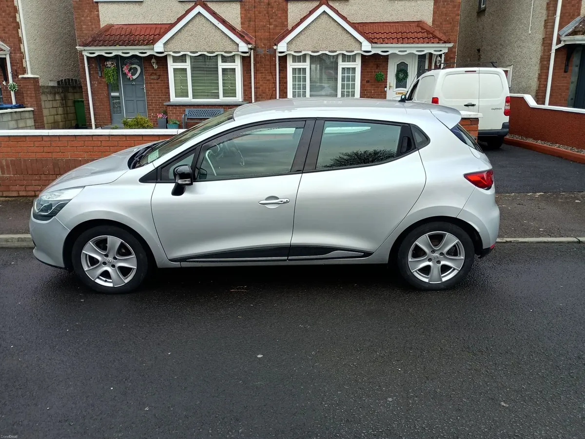 Renault Clio 2017 - Image 2