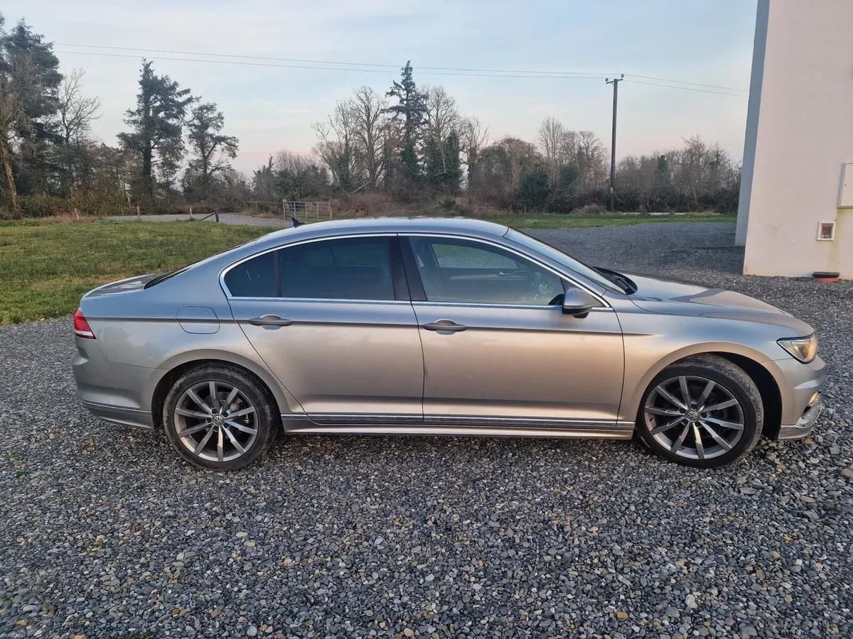 Volkswagan Passat R Line - Image 4