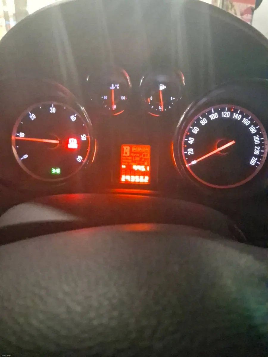 ASTRA ESTATE 1.7 cdti 2012 golf sold - Image 2