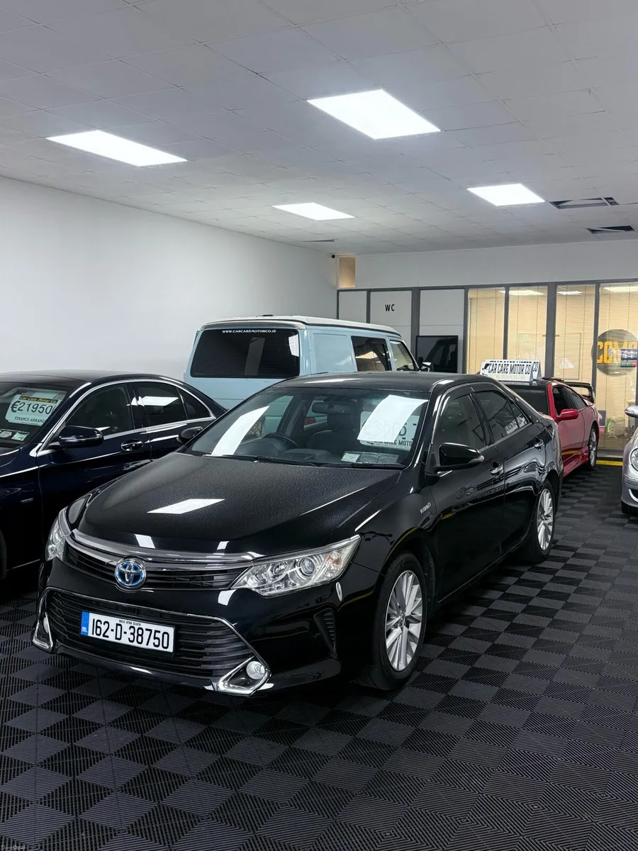 Toyota Camry Hybrid - Image 4