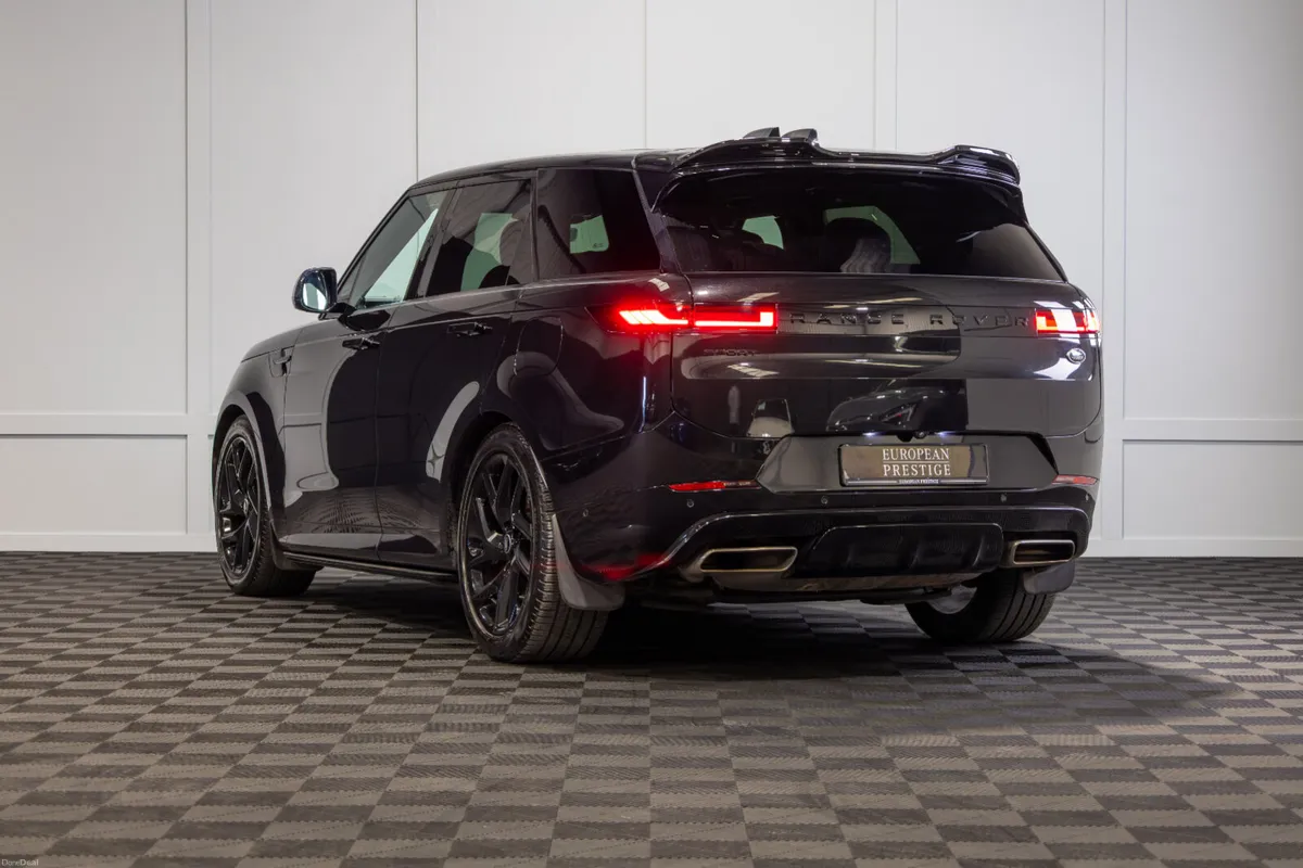 222 Range Rover Sport P440e Dynamic SE - Image 4