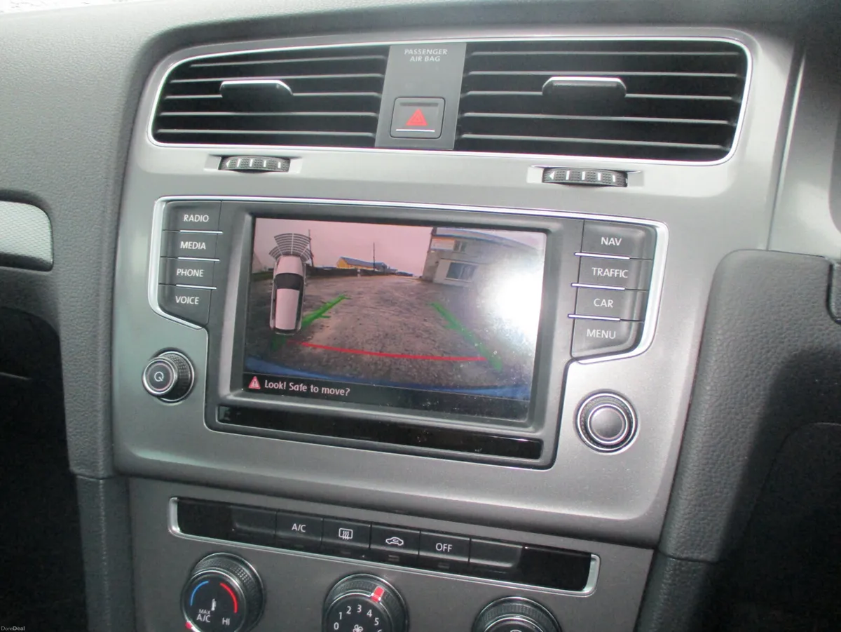 Volkswagen Golf 20161.6 TDI 5DOOR LOUNGE LOW KMS - Image 3