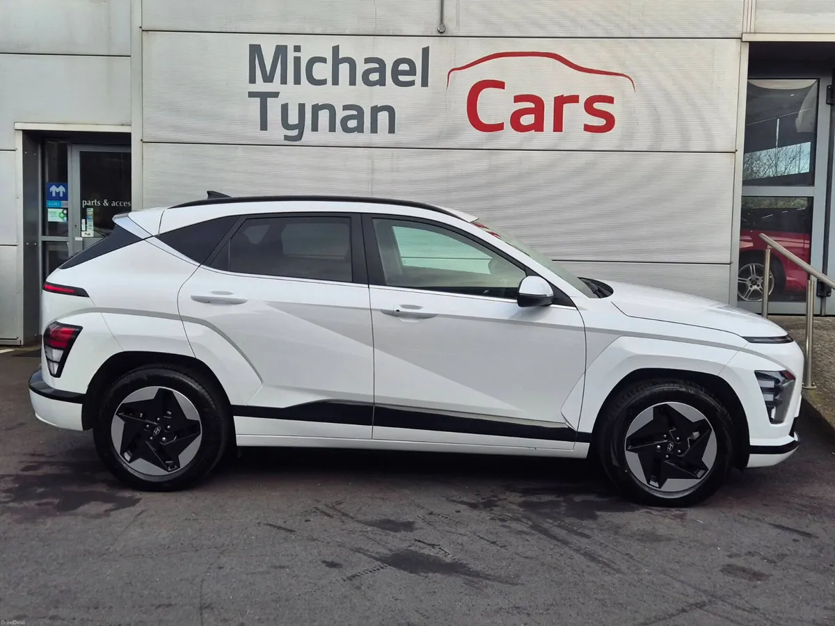 2024 Hyundai Kona 65kwh Advance Comfort - Image 6
