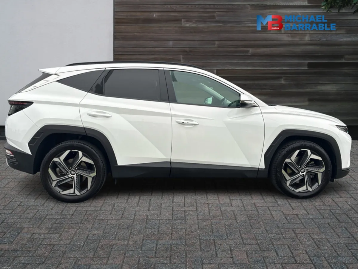Hyundai Tucson EXECUTIVE PLUS  *UPGRADED 19" ALLOY - Image 4
