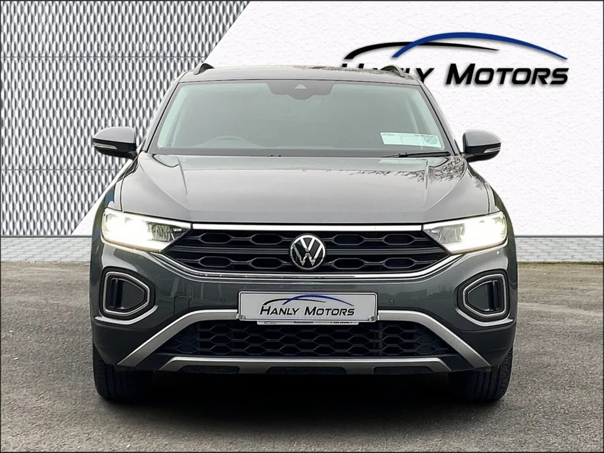 Volkswagen T-Roc LIFE 1.0 TSI MANUAL 6SPEED FWD 11 - Image 2