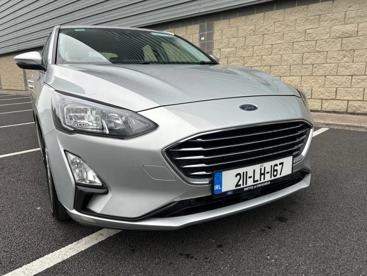 Ford Focus TITANIUM EDITION 5DR 1.0T - Image 3