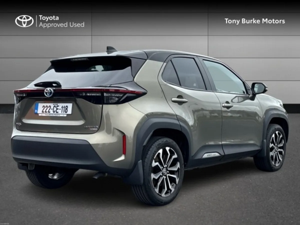 Toyota Yaris Cross LunaSport - BiTone - 1.5 Hybrid - Image 2