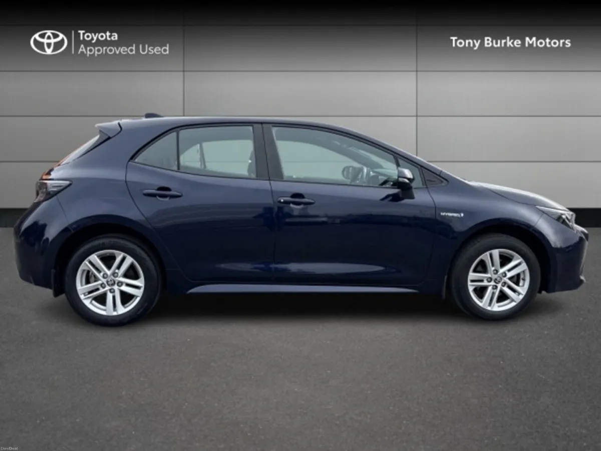 Toyota Corolla Hatchback 5dr Hybrid - Luna Edition - Image 3