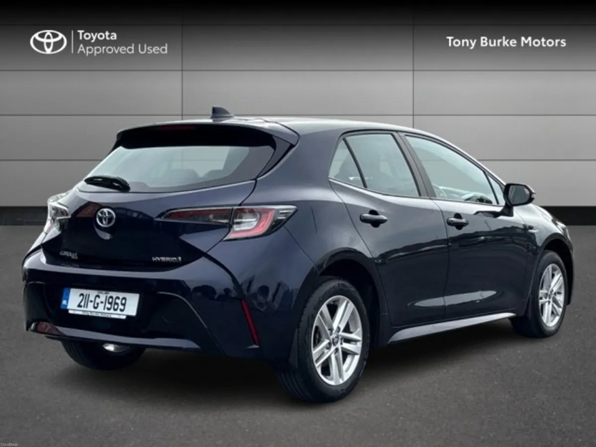Toyota Corolla Hatchback 5dr Hybrid - Luna Edition - Image 2