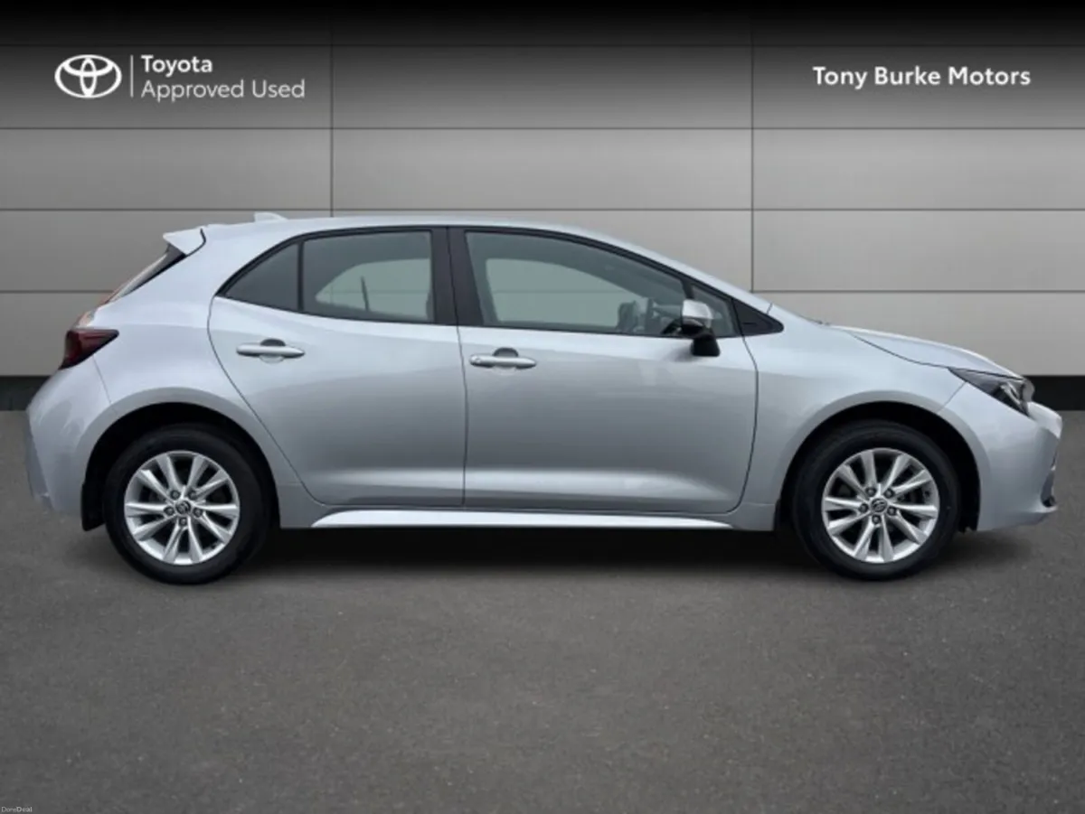 Toyota Corolla Hatchback - 5dr Hybrid - Luna Editi - Image 3