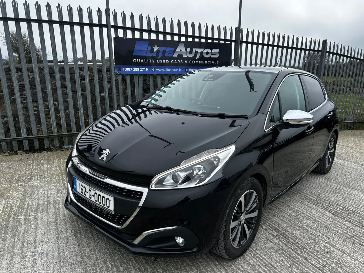 Peugeot 208 Allure 1.2 2016 Panoramic roof - Image 1