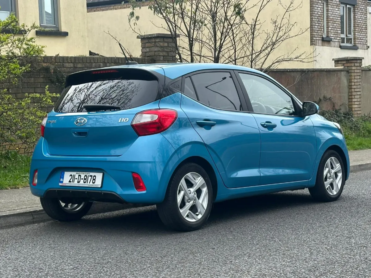 Hyundai i10 Deluxe Plus 5DR - Image 3