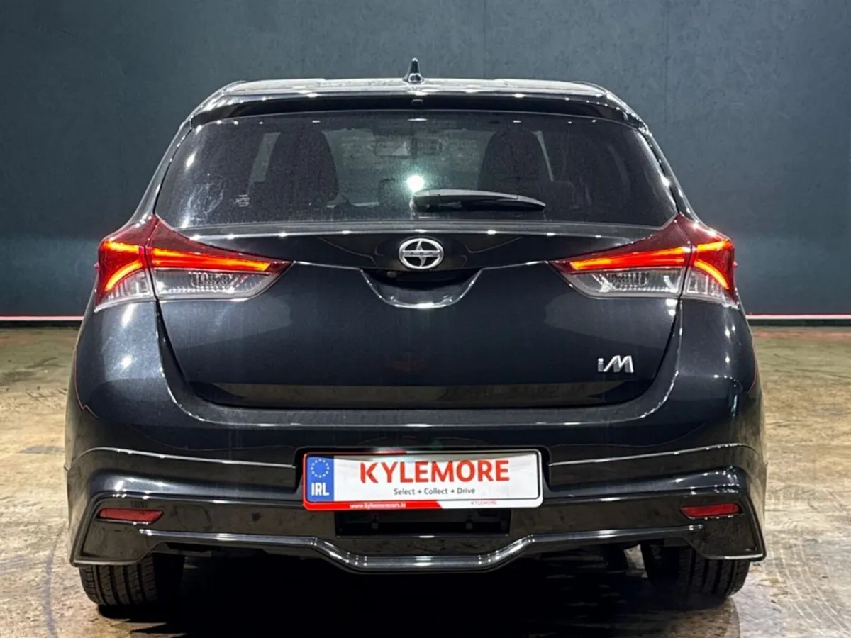 Toyota Auris HYBRID G PACKAGE - BEIGE/BLACK FULL L - Image 4