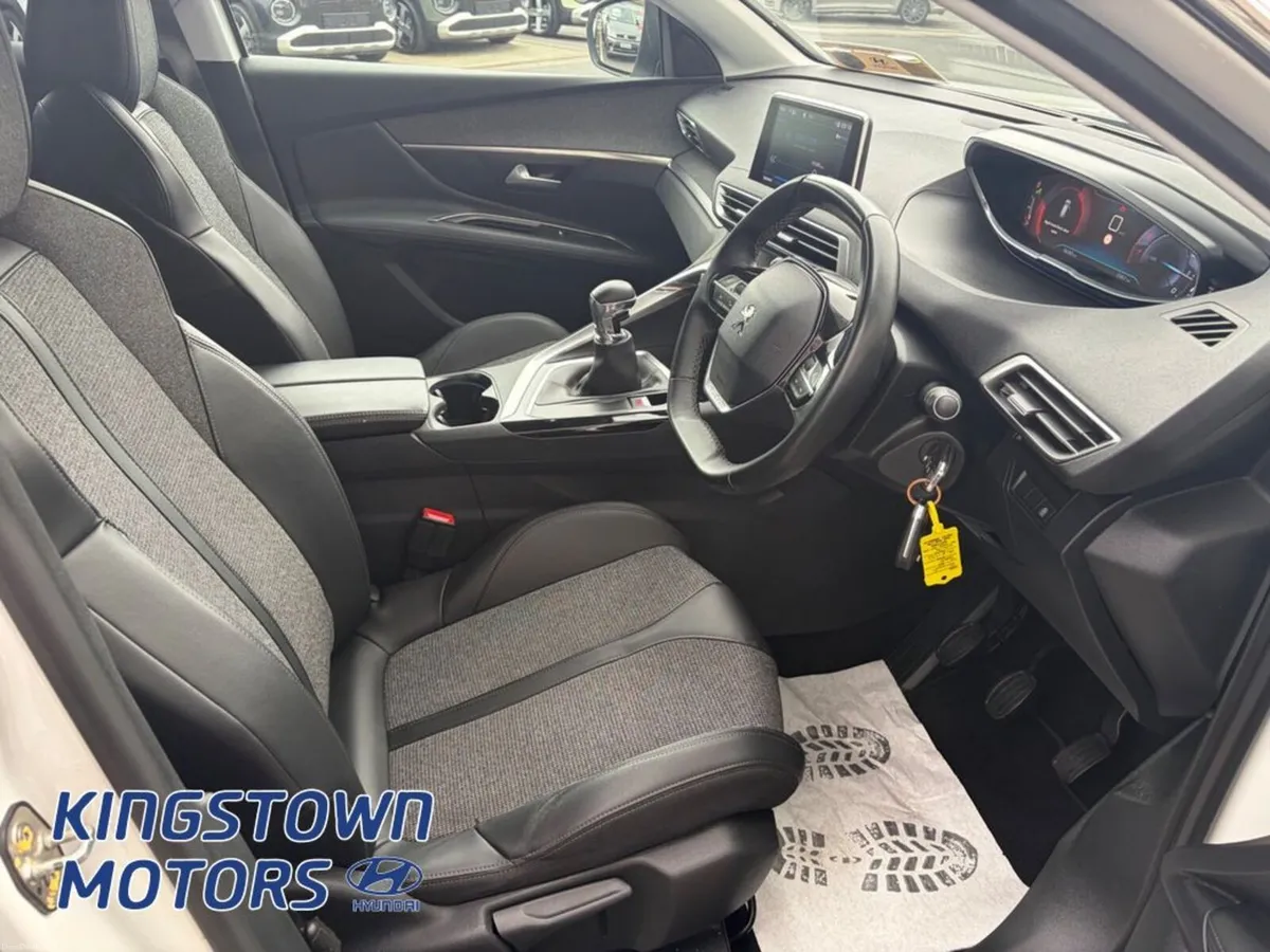 Peugeot 3008 Allure 1.2 130 6.2 4DR - Image 5
