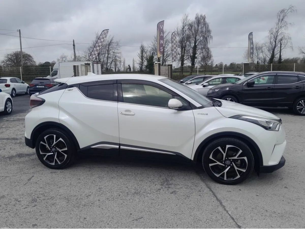 Toyota C-HR G - Image 1