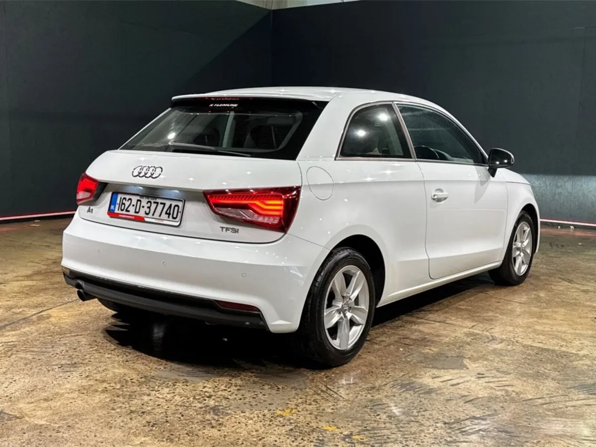Audi A1 1.0L TFSI AUTOMATIC - PARKING AID - A/C HE - Image 3