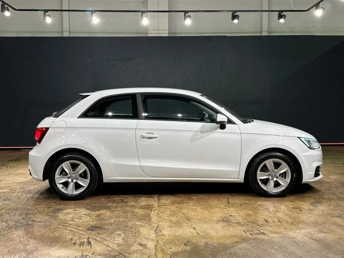 Audi A1 1.0L TFSI AUTOMATIC - PARKING AID - A/C HE - Image 2