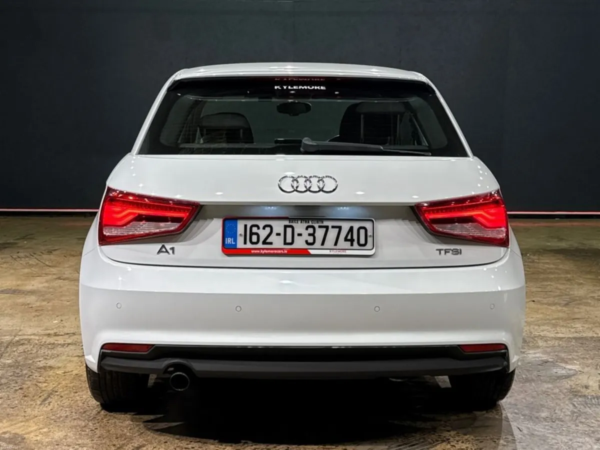 Audi A1 1.0L TFSI AUTOMATIC - PARKING AID - A/C HE - Image 4