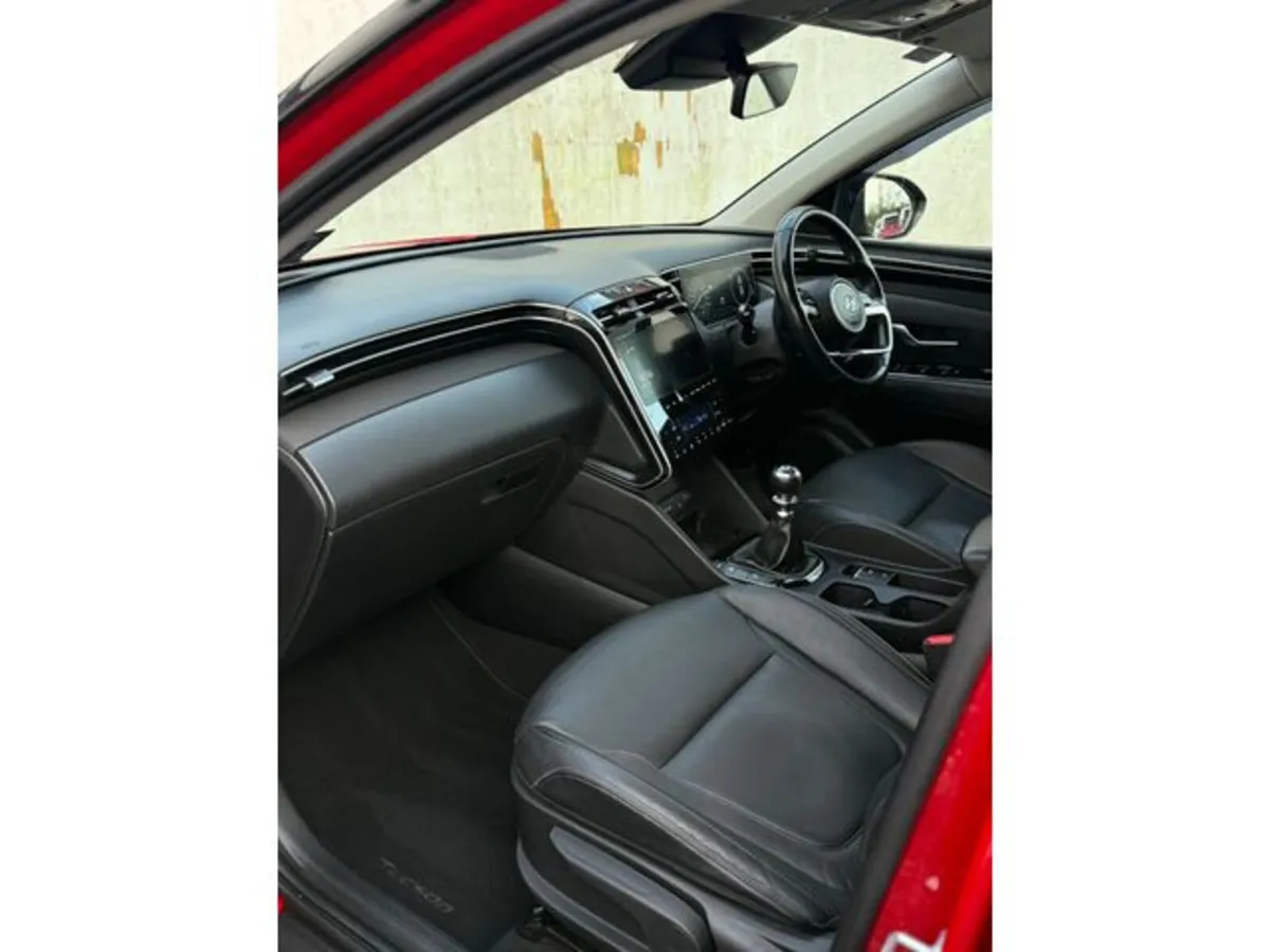 Hyundai Tucson ix35 Executive Plus 2 Tone 5DR - Image 4