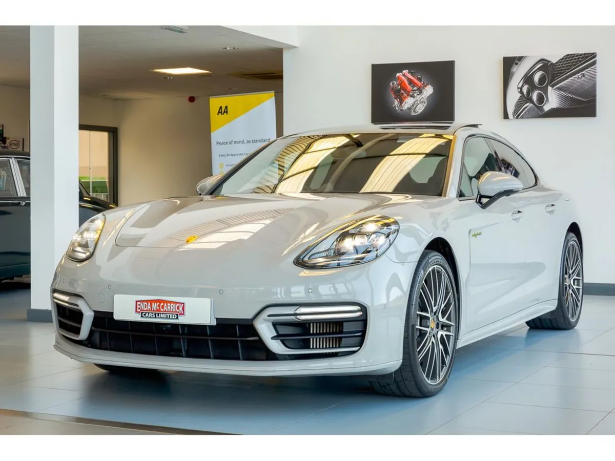 Porsche Panamera 4 PLATINUM EDITION PDK - Image 2