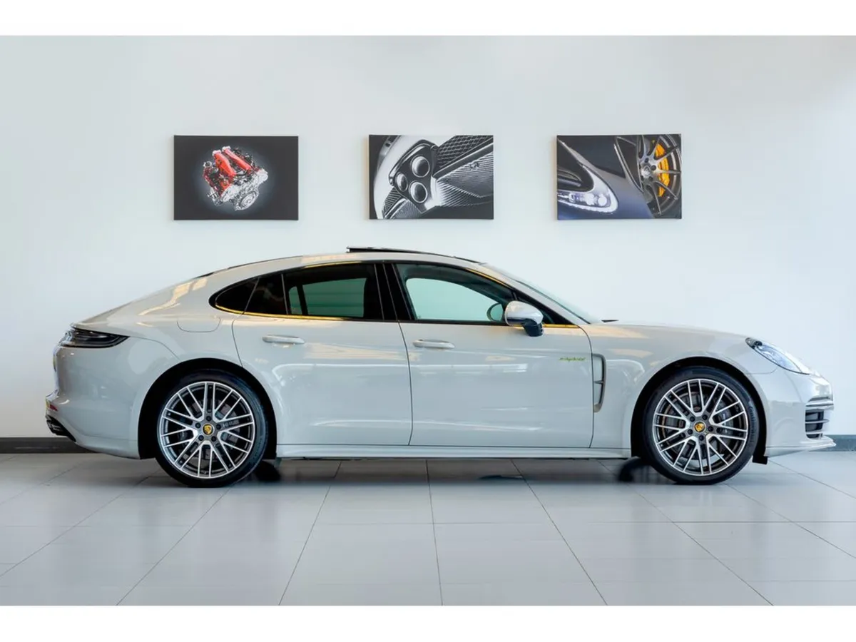Porsche Panamera 4 PLATINUM EDITION PDK - Image 4