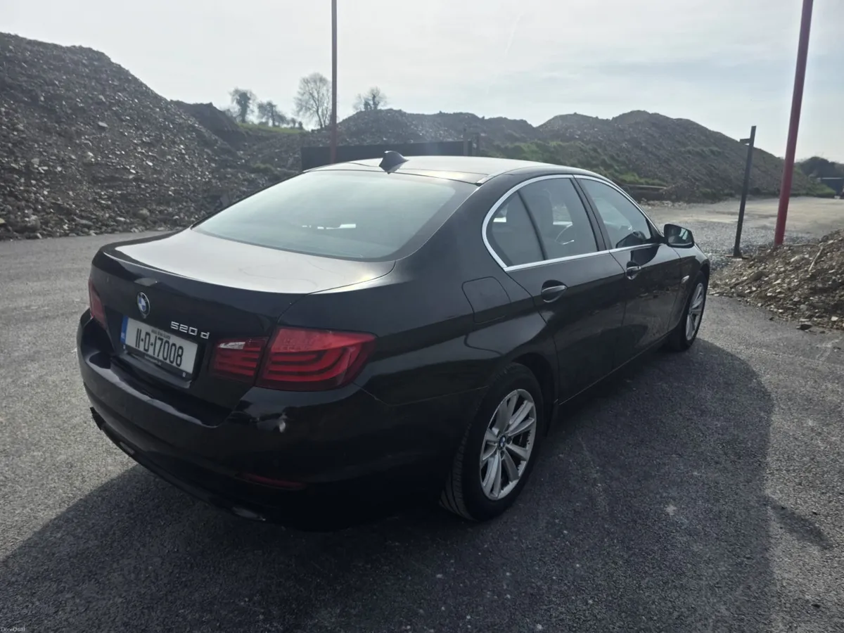 BMW 5-Series - Image 2