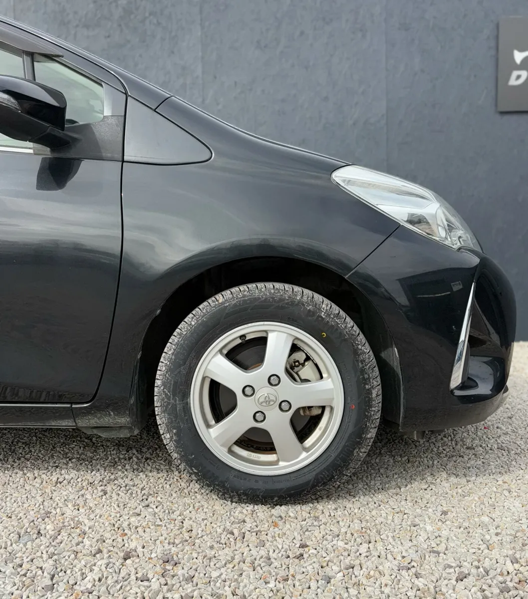 Toyota Vitz / Yaris 1.0 Automatic 2017 - Image 4