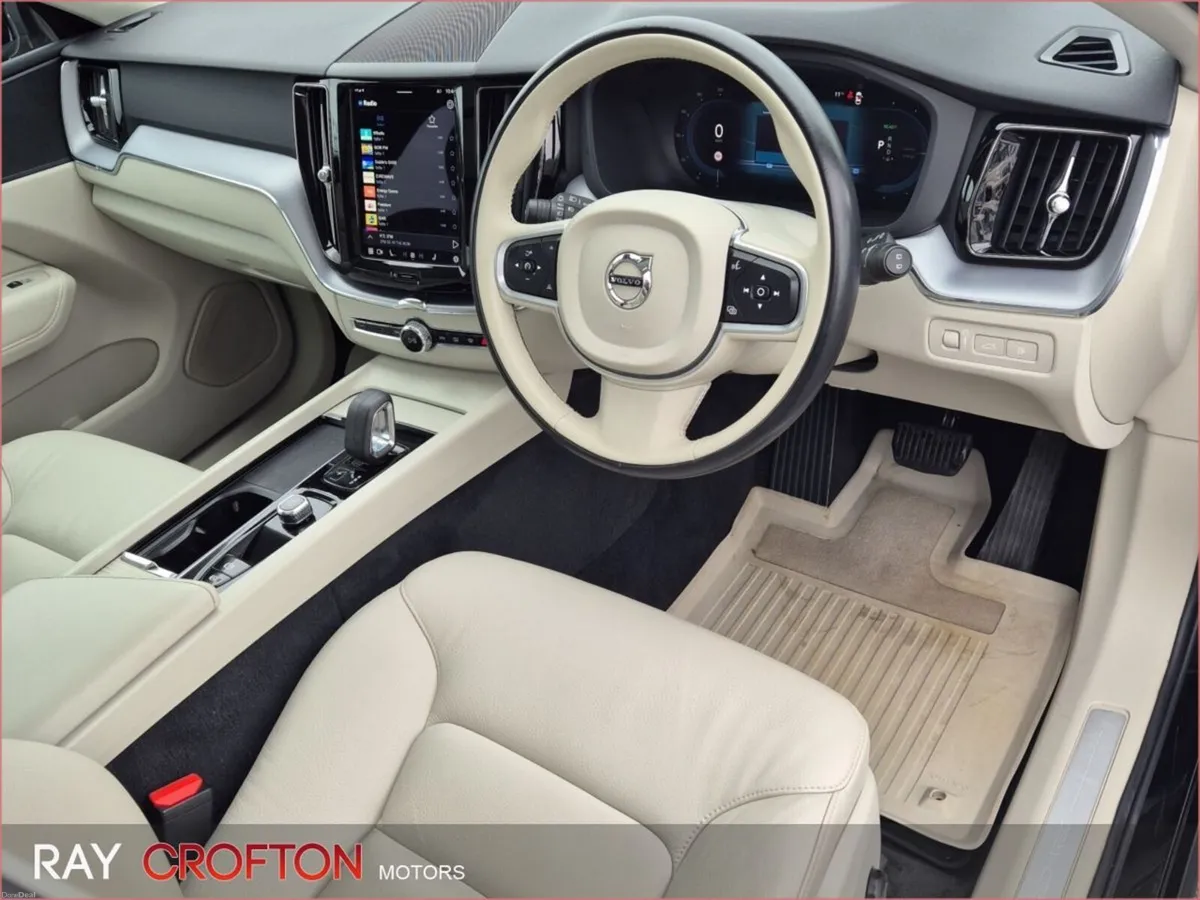 Volvo XC60 PHEV T6 (340hp) Inscription Exp AWD - Image 3