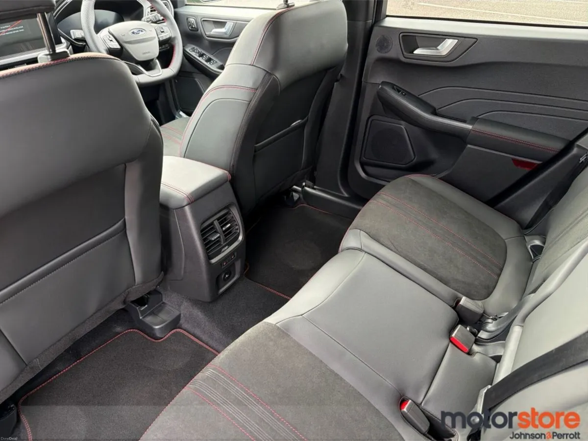 Ford Kuga ST Line X 2.5 Plug-in Hybrid - Image 5