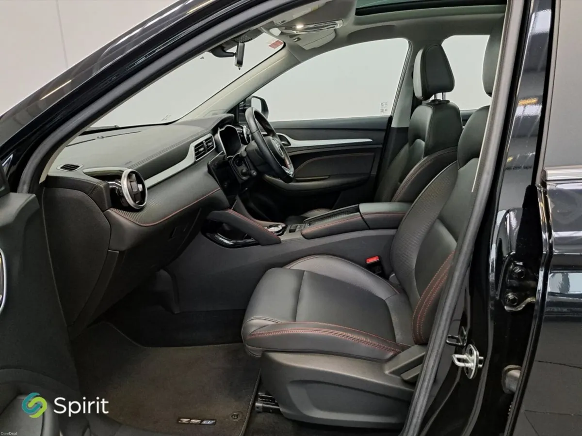 MG ZS 72.6KW Exclusive - Image 3