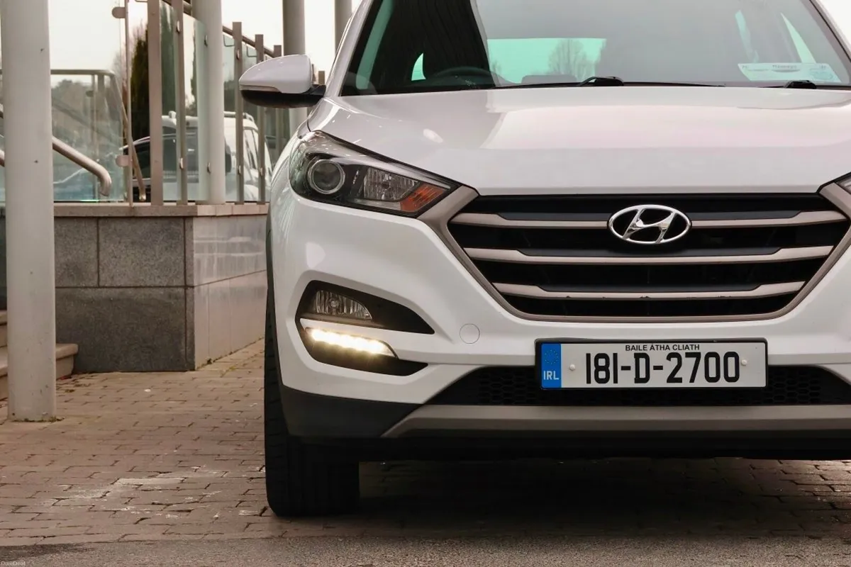 Hyundai Tucson 1.7 D Executive SE - Image 4