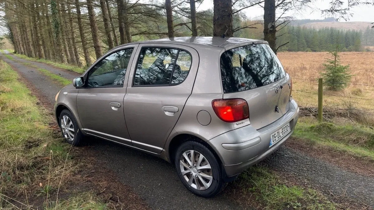 Toyota Yaris 2005 - Image 2