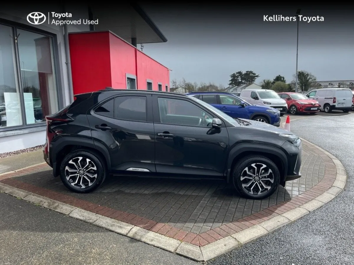 Toyota Yaris Cross Luna Sport hybrid - Image 3