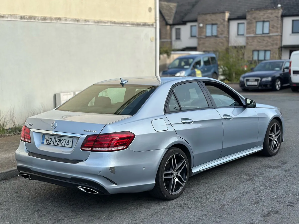 MERCEDES BENZ E220 AMG NIGHT EDITION 2015 - Image 4