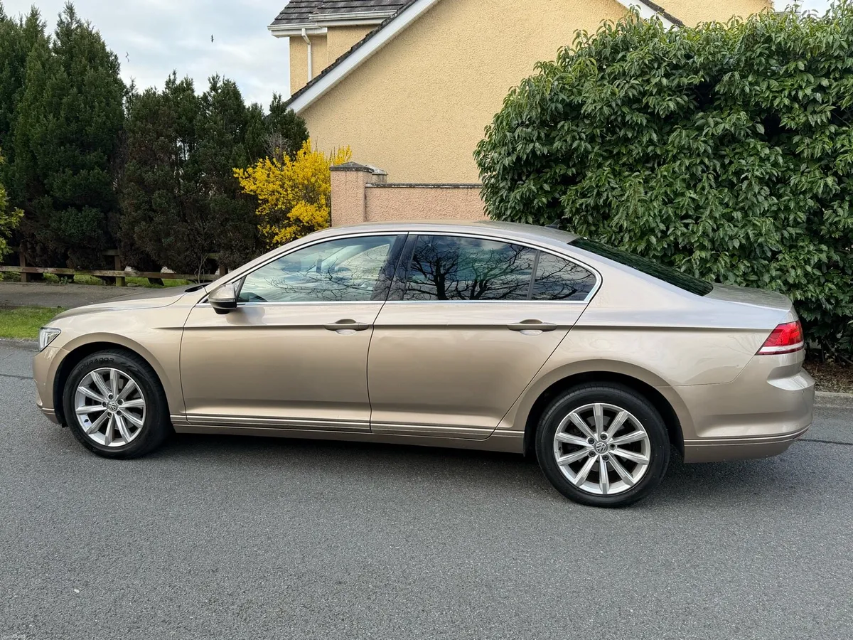 162 Automatic Volkswagen Passat 2.0TDI Luxury Nct - Image 4