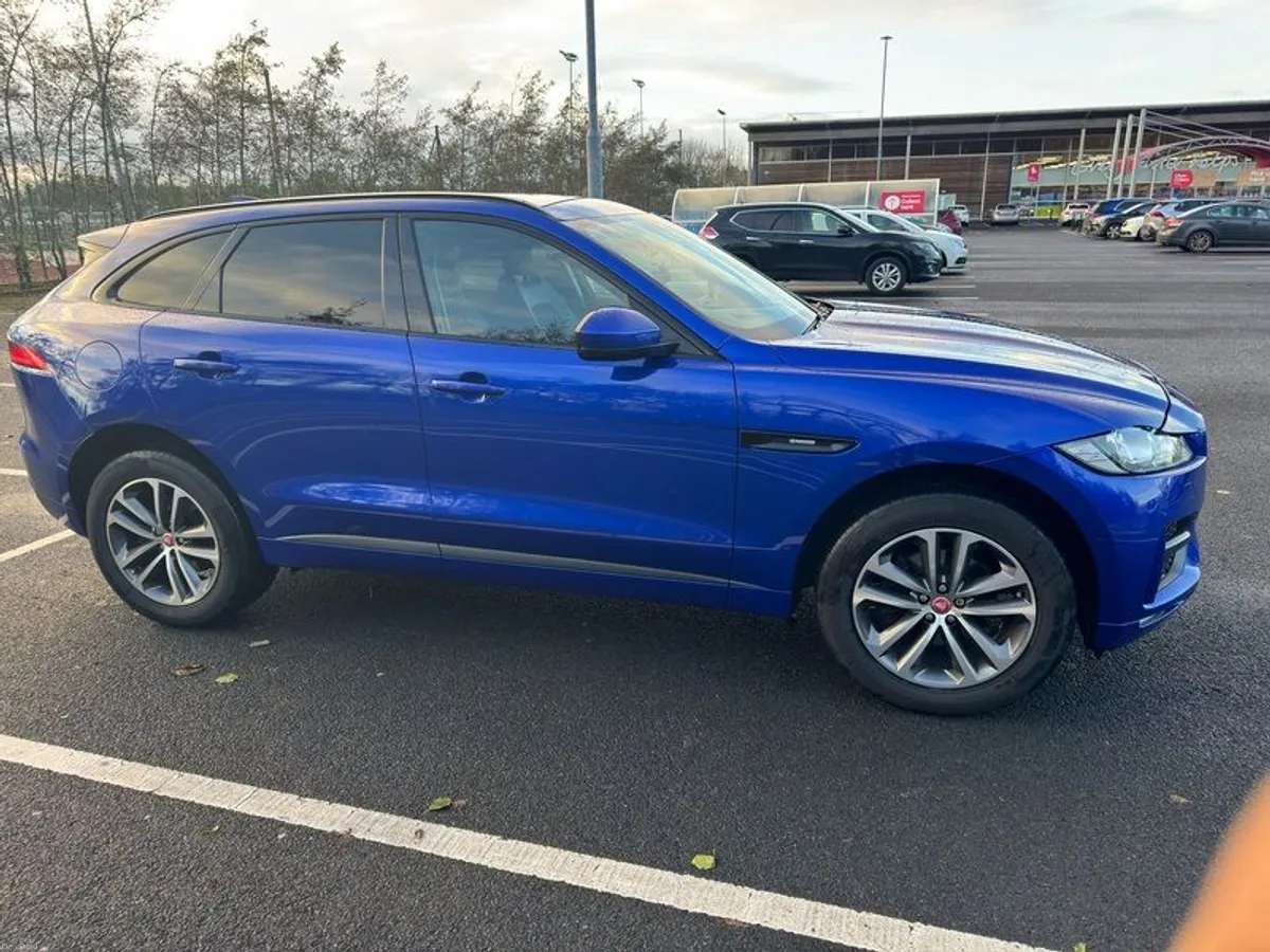 2017 Jaguar F-pace - Image 4